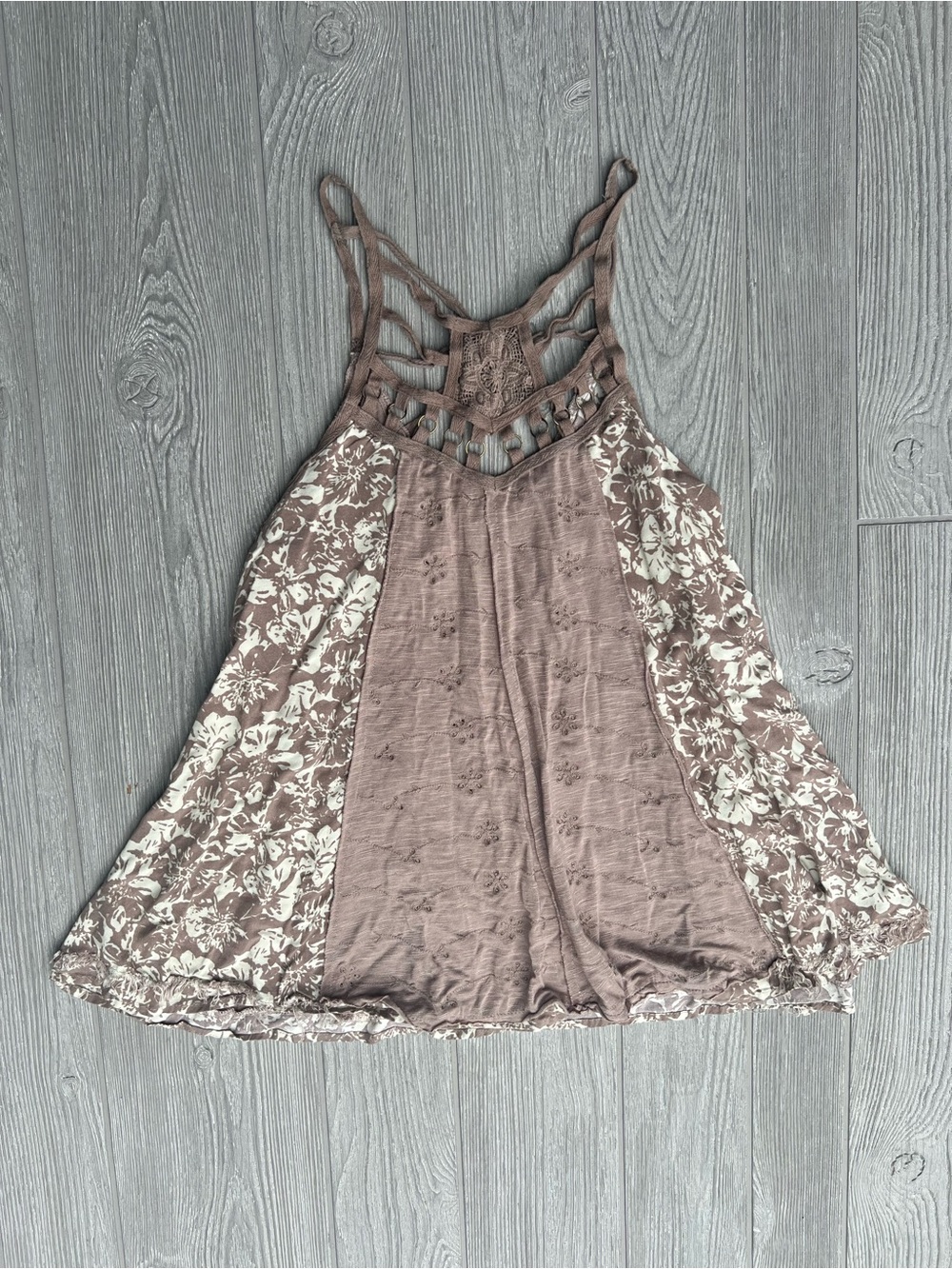 BKE Boutique Floral Lattice Front Halter Tank Top Boho Taupe Cream Small